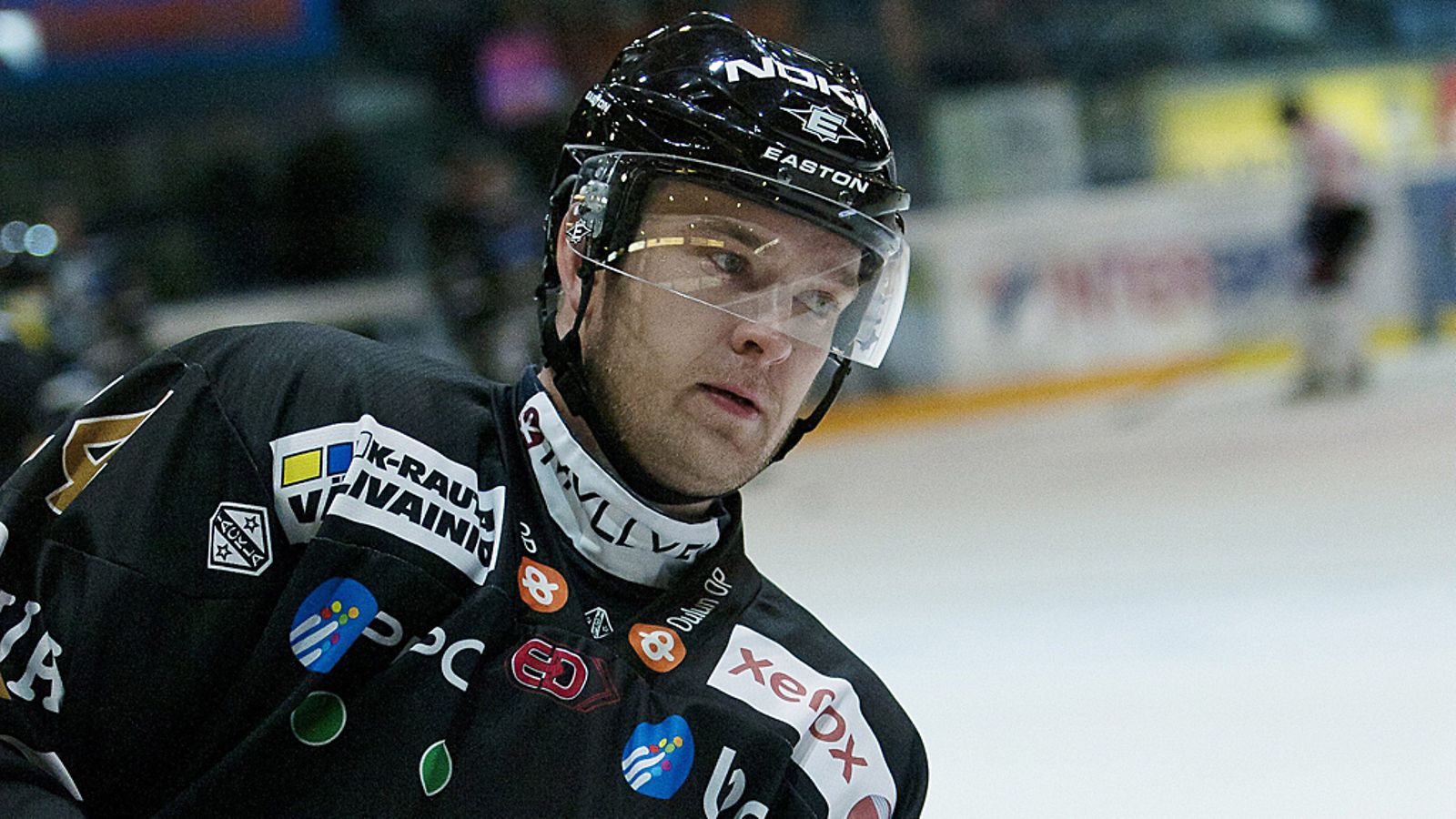 Jari Viuhkola