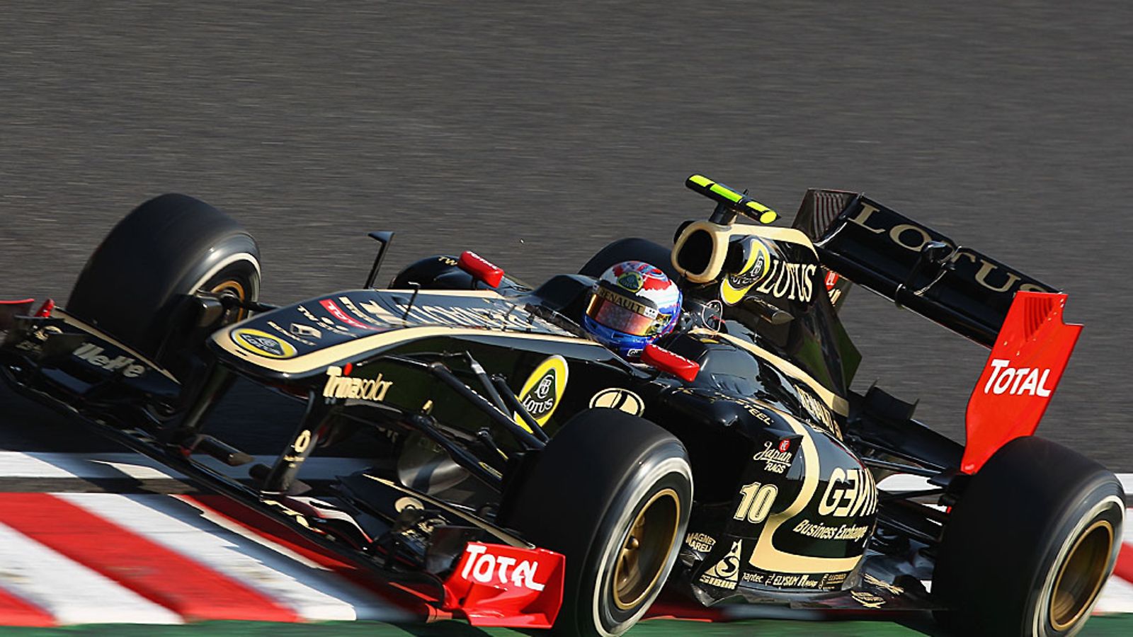 Vitali Petrov ajaa Renault-autoa