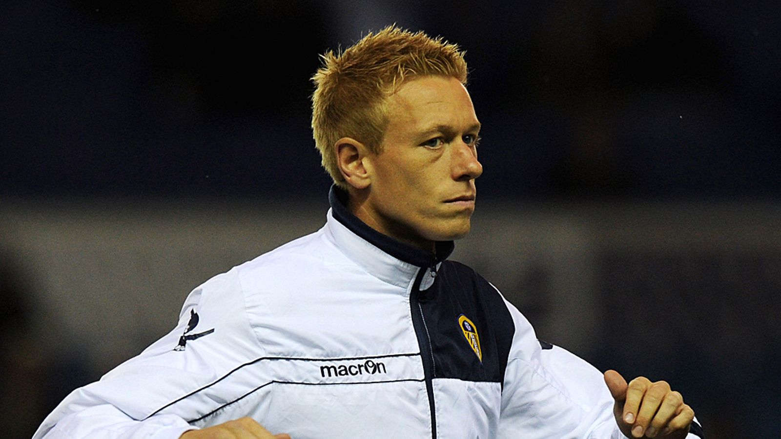 Mikael Forssell riisui verkkarit tiistaina.