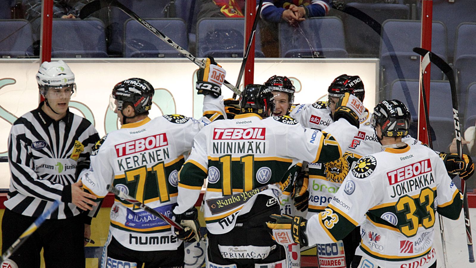 Ilves juhlii Helsingissä.