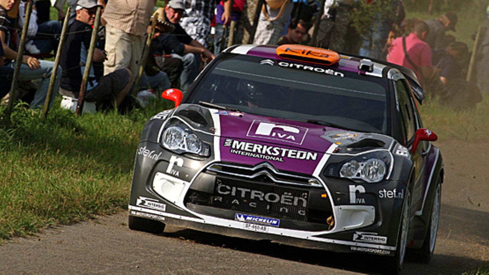 Peter van Merksteijn Saksan MM-rallissa.
