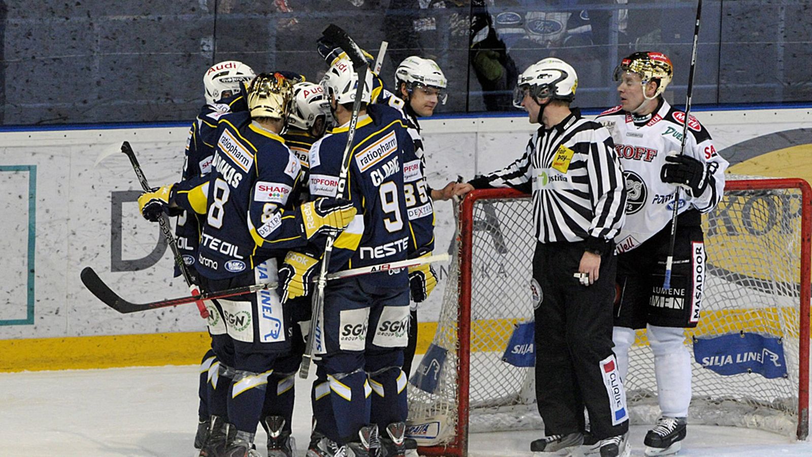 Blues juhlii maalia TPS:n verkkoon.