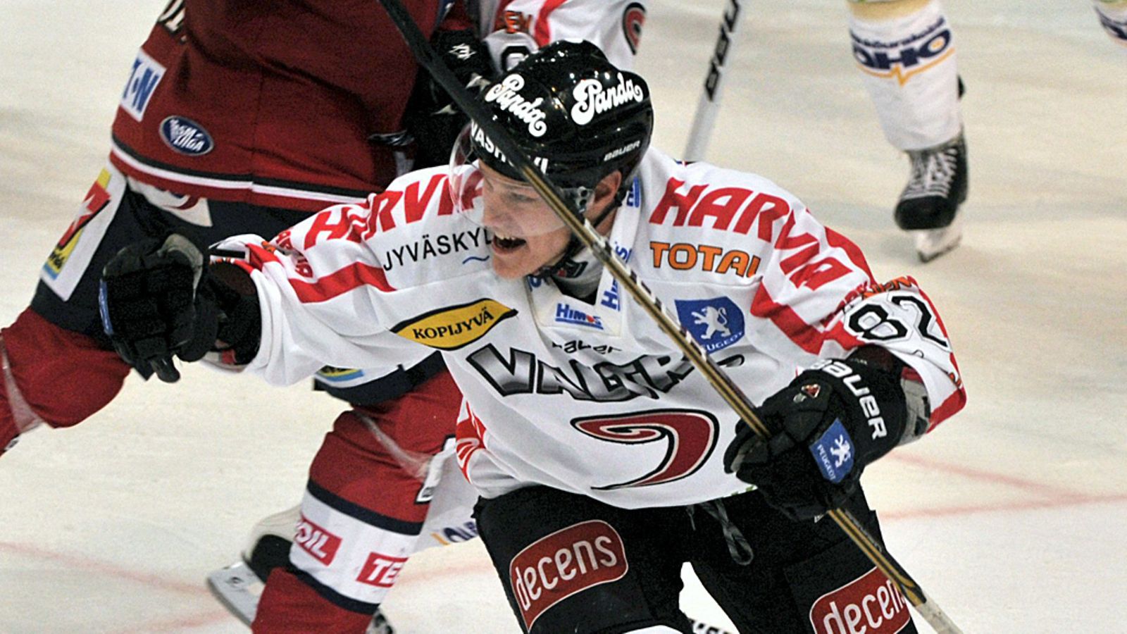 Harri Pesonen yllätti HIFK-vahti Riksmanin.