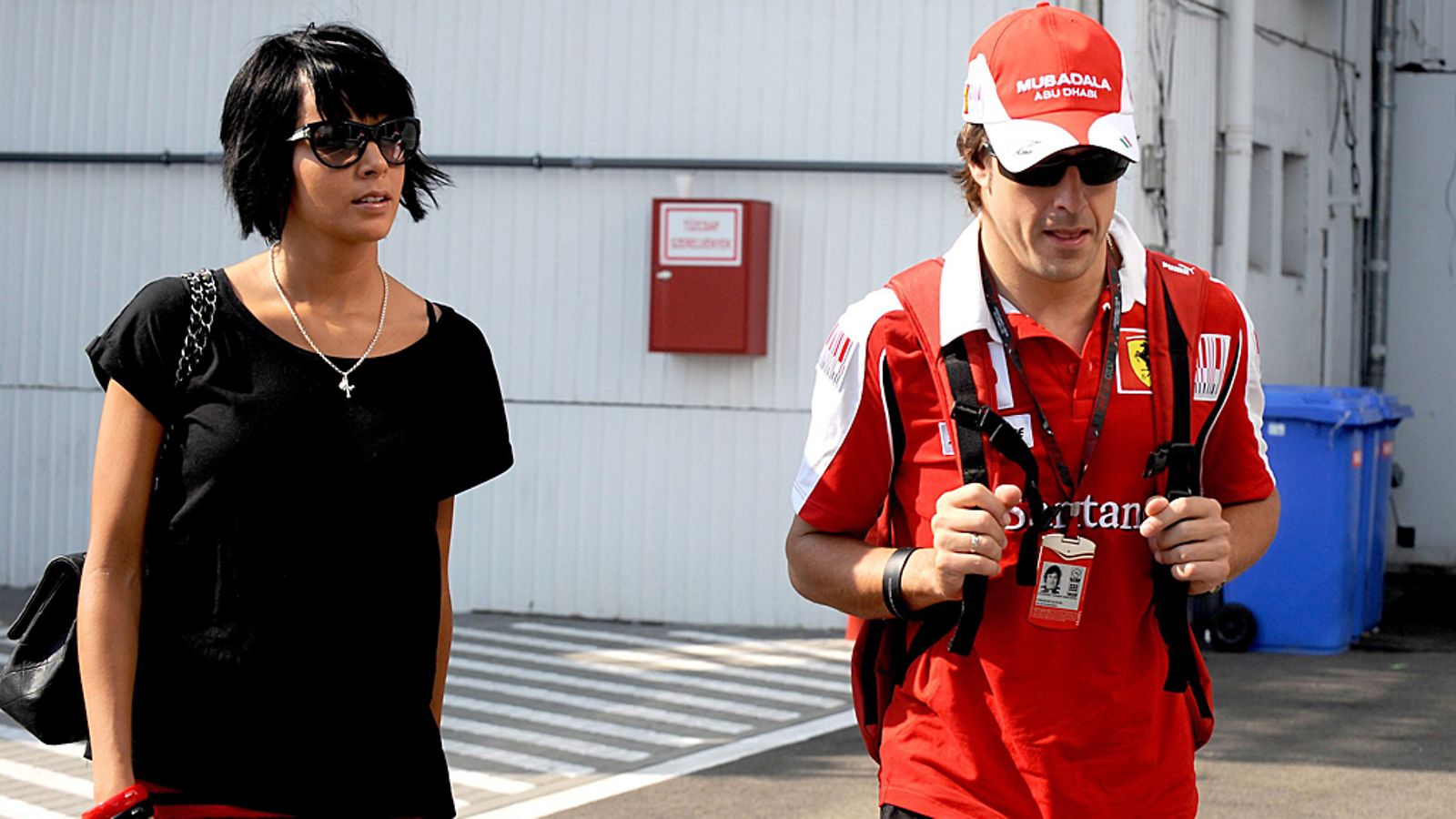 Fernando Alonso vaimonsa Racquel del Rosarion kanssa vuonna 2010.