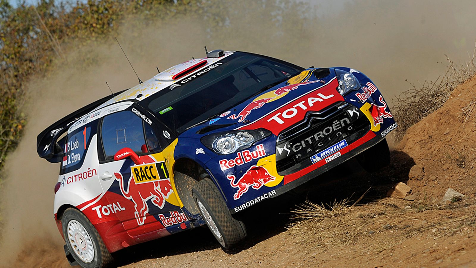 Sebastien Loeb vauhdissa Espanjan soraosuudella.