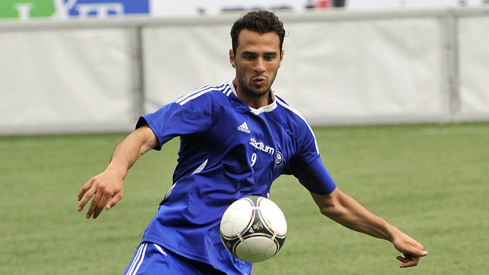 Berat Sadik maalasi HJK:lle.