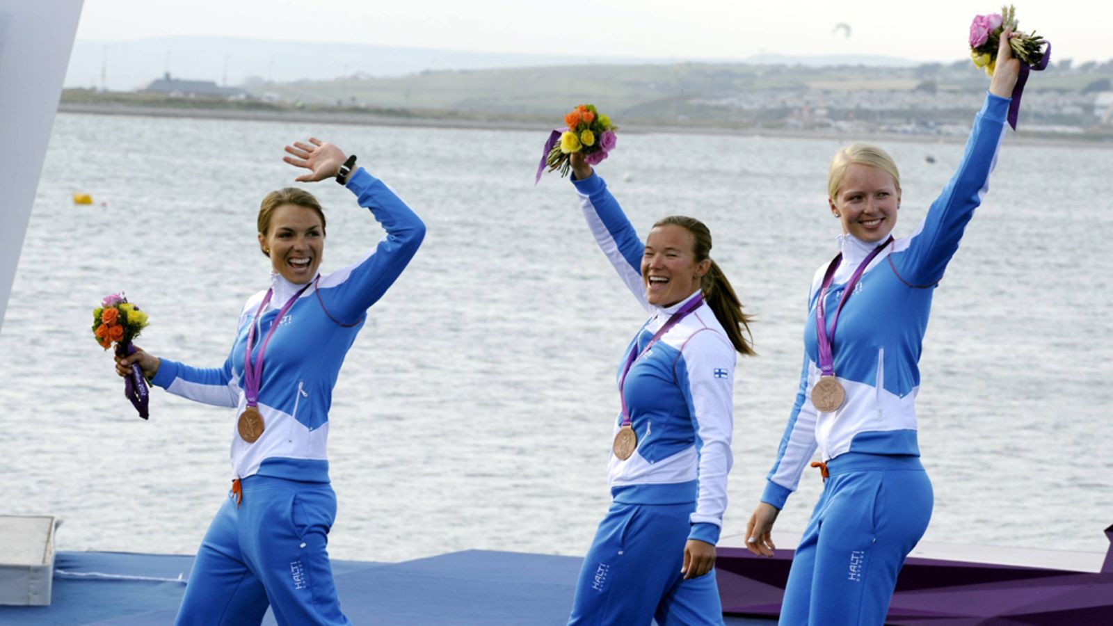 Silja Lehtinen, Silja Kanerva ja Mikaela Wulff palkintojenjaossa