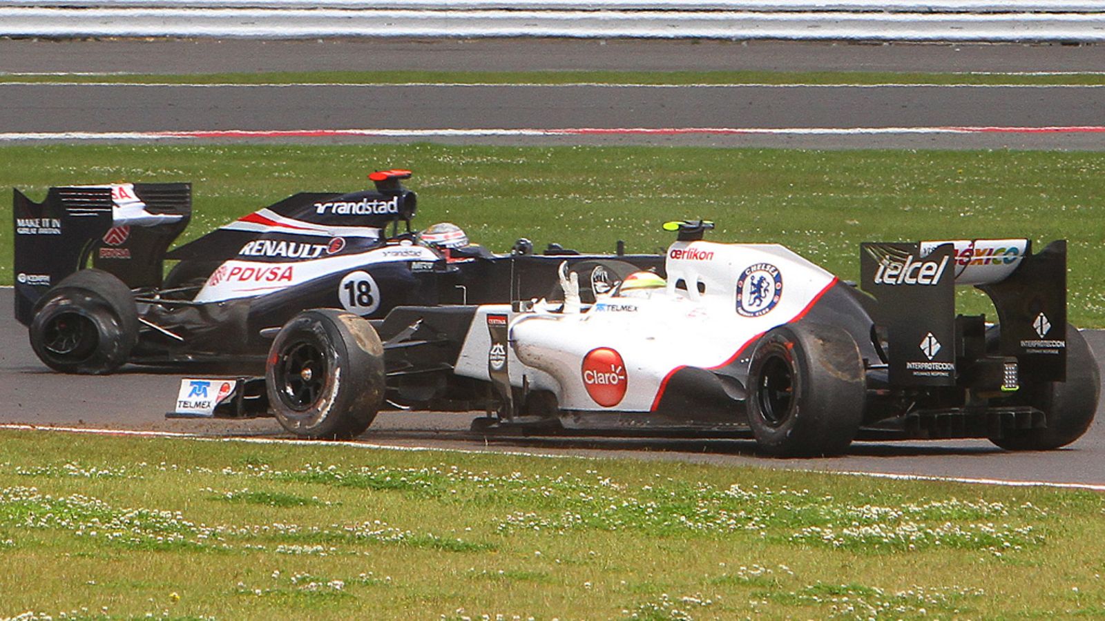 Pastor Maldonado törmäsi Sergio Perezin autoon