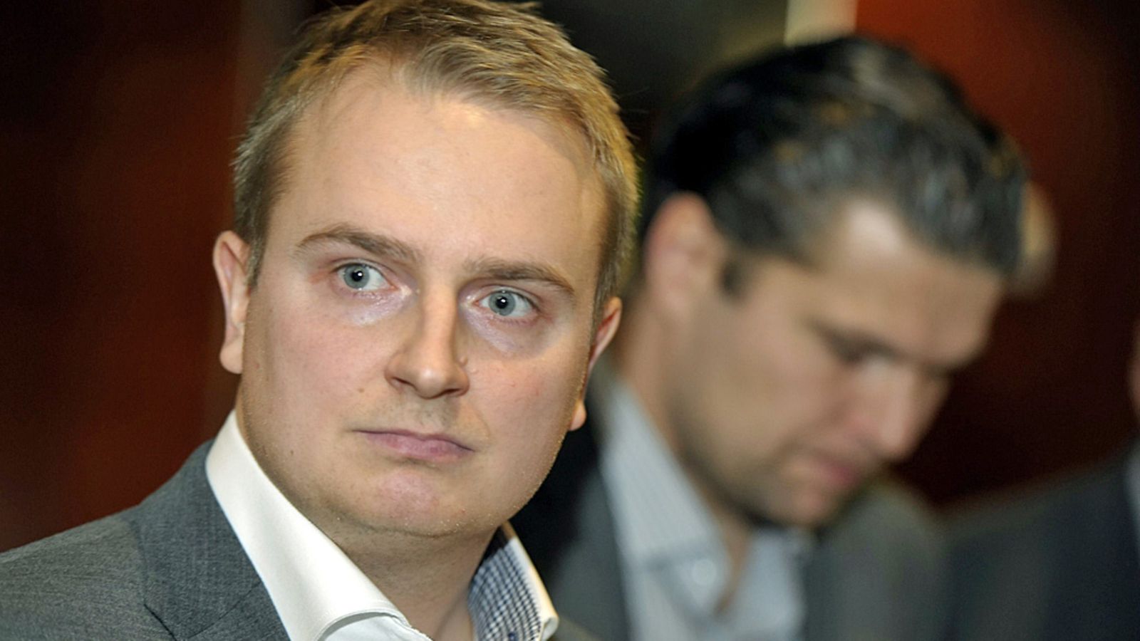 Jokeri-pomo Jarmo Kekäläinen uskoo, että Tomi Lämsä ja Tomek Valtonen (taustalla) saavat oppituntinsa.
