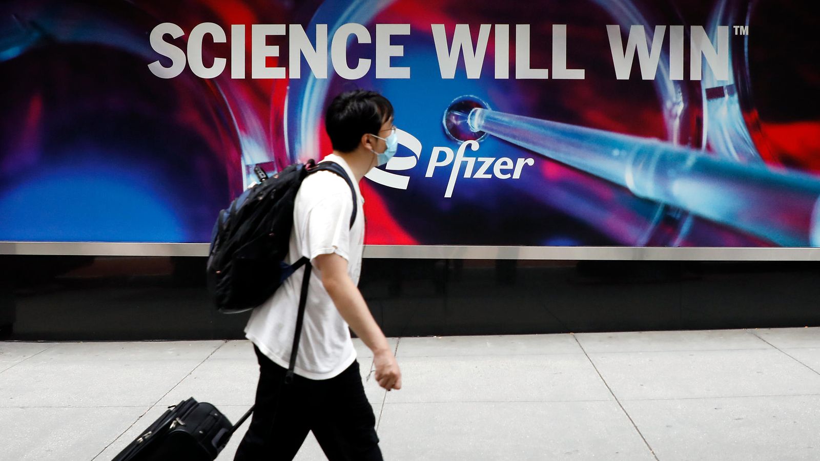 Pfizerin mainos New Yorkissa AOP