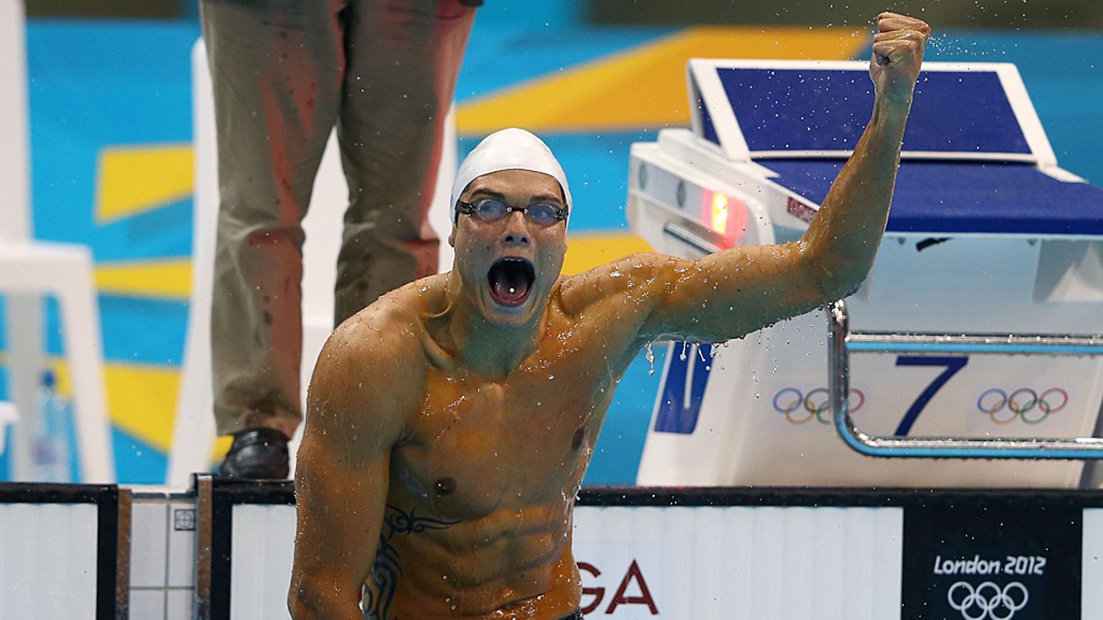Florent Manaudou 50 metrin vapaauinnin olympiavoittajana.