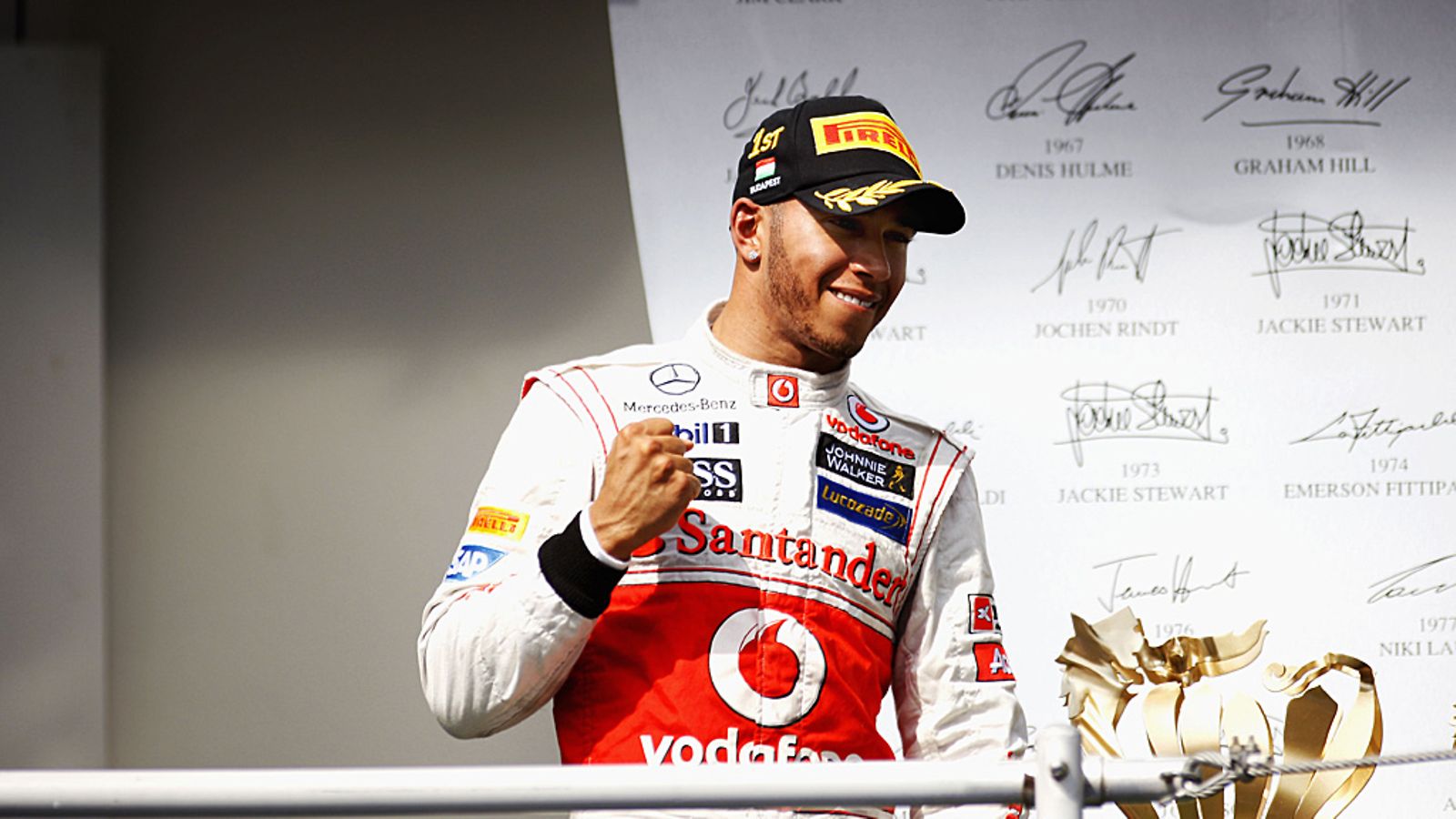 Lewis Hamiltonin tulevaisuuden ympärillä velloo.