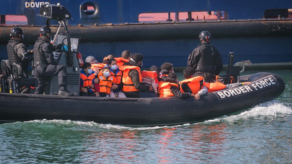 Yli sata siirtolaista pelastettiin Englannin kanaalista