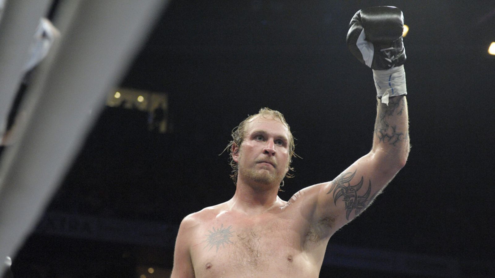 Robert Helenius käy sotansa nyrkkeilykehässä