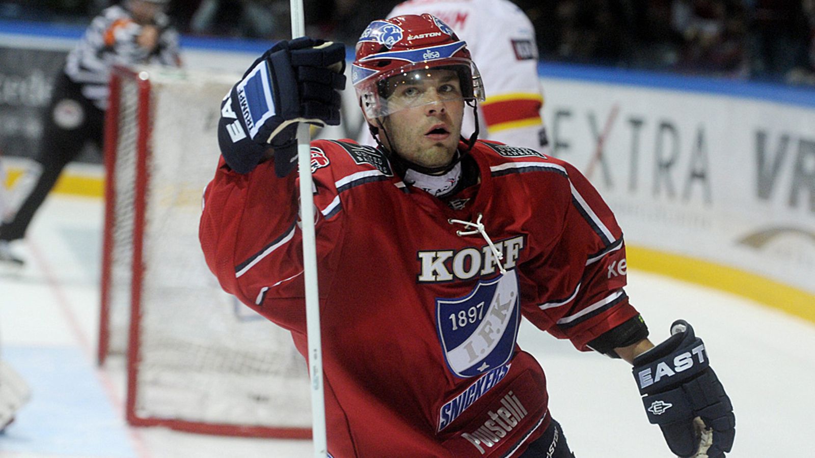 HIFK:n Iiro Pakarinen kuritti Jokereita tehoilla 2+2.
