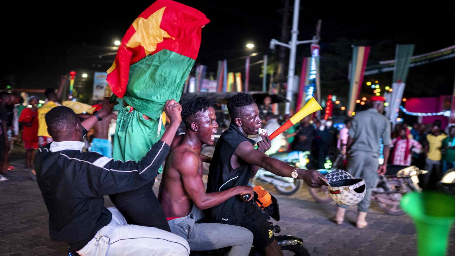 LK 250122 Cameroon, Keski-Afrikka, stadion, onnettomuus