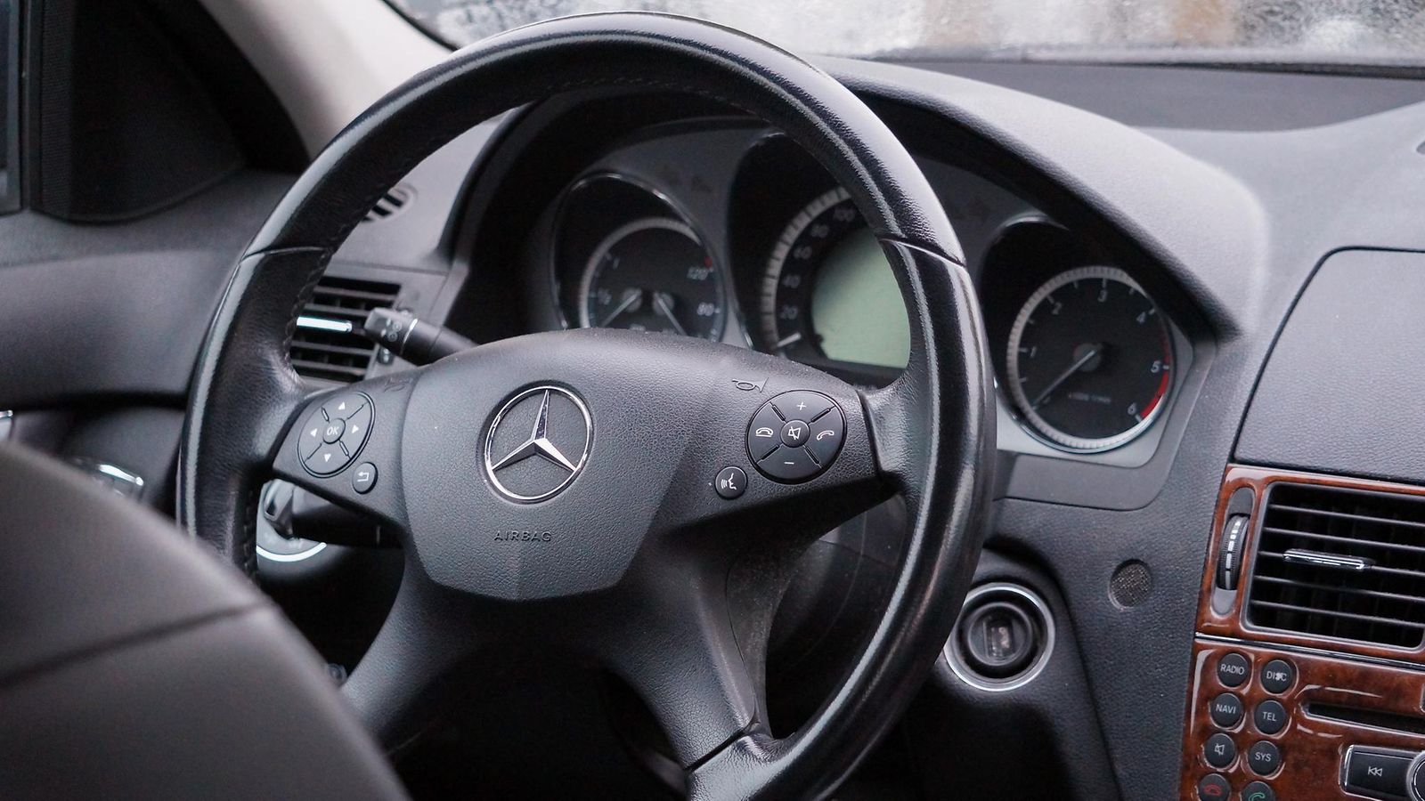 shutterstock mercedes-benz c 200