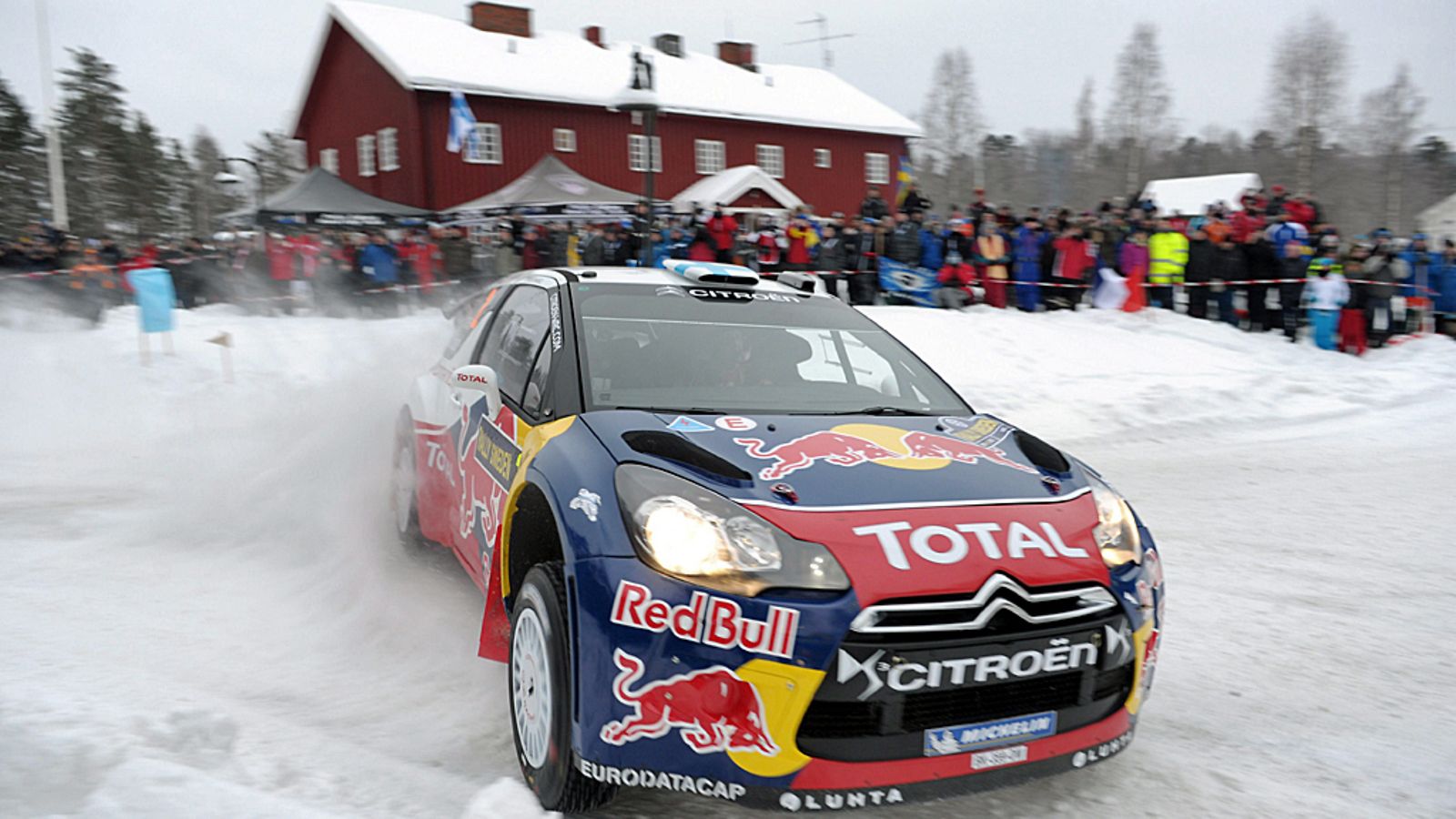 Mikko Hirvonen vauhdissa Ruotsissa.