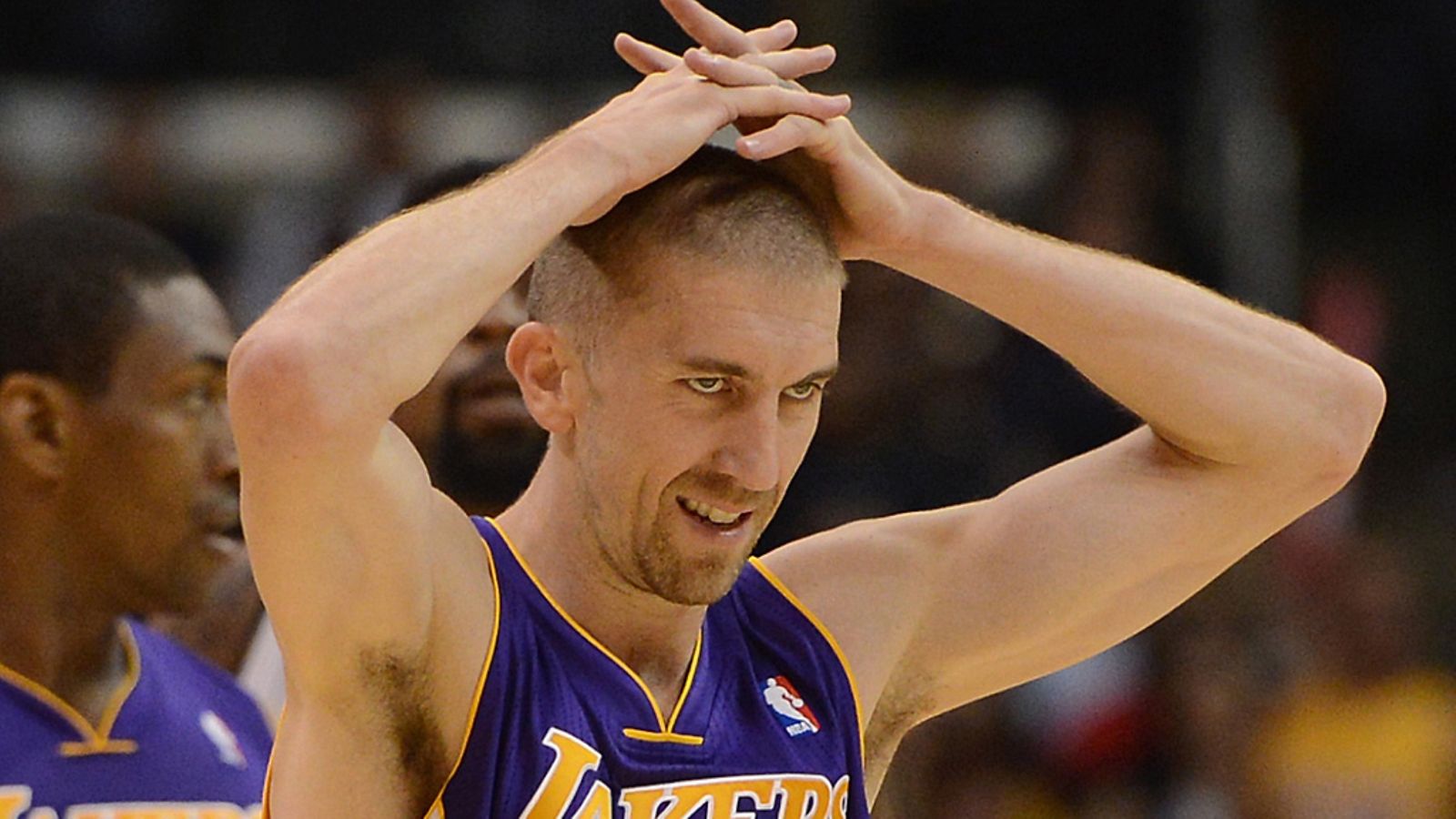 Steve Blake saa miettiä sanomisiaan.