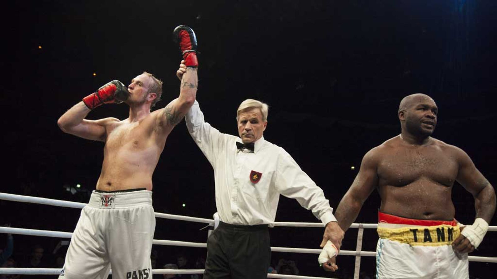 Robert Helenius julistettiin voittajaksi