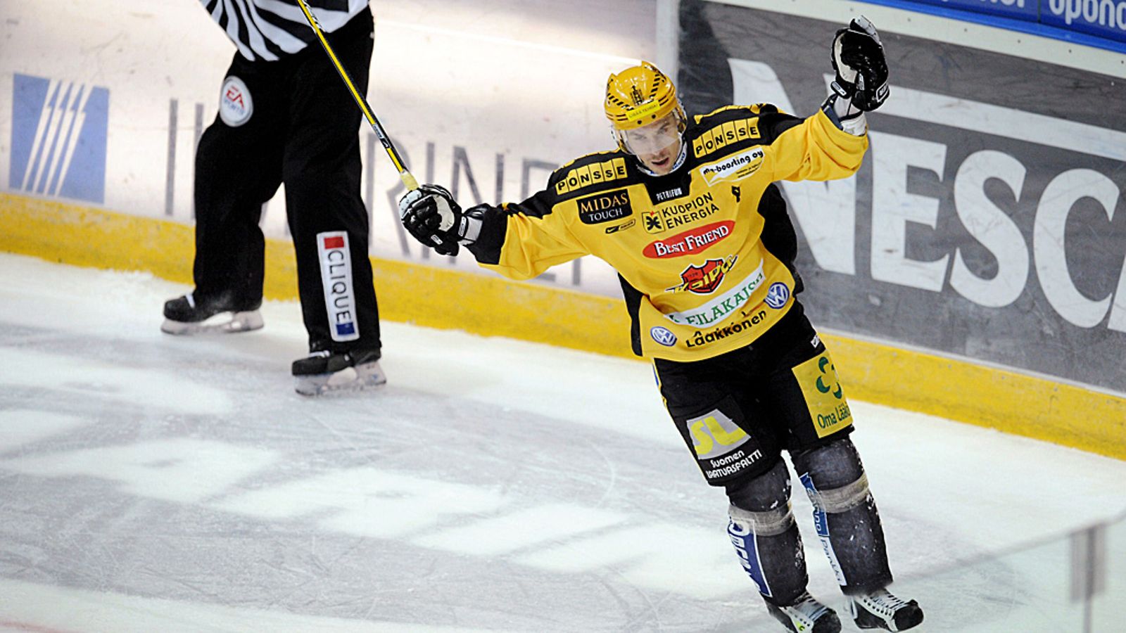Kalle Sahlstedt KalPan paidassa kaudella 2008-09.