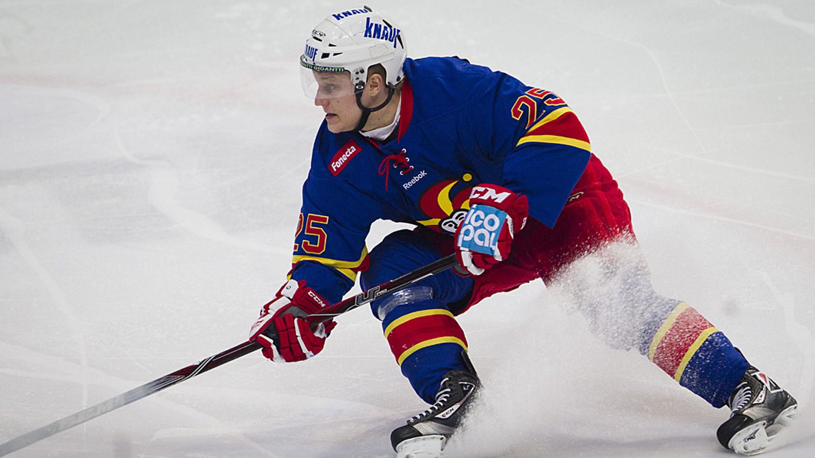 Teemu Pulkkinen nuorten SM-finaalissa.