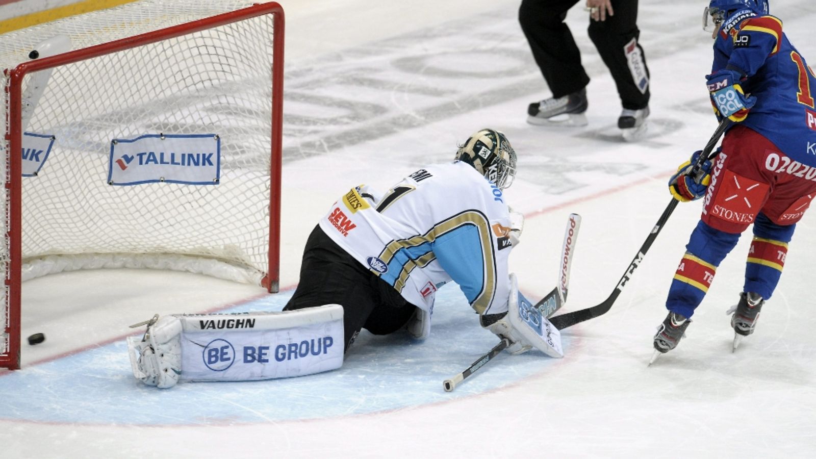 Steve Moses ratkaisi Jokereille voiton voittomaalikisassa jääkiekon SM-liigan ottelussa Jokerit vs Pelicans 12. lokakuuta 2012.