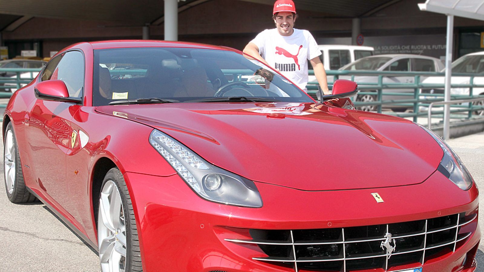 Fernando Alonso ja Ferrari FF.