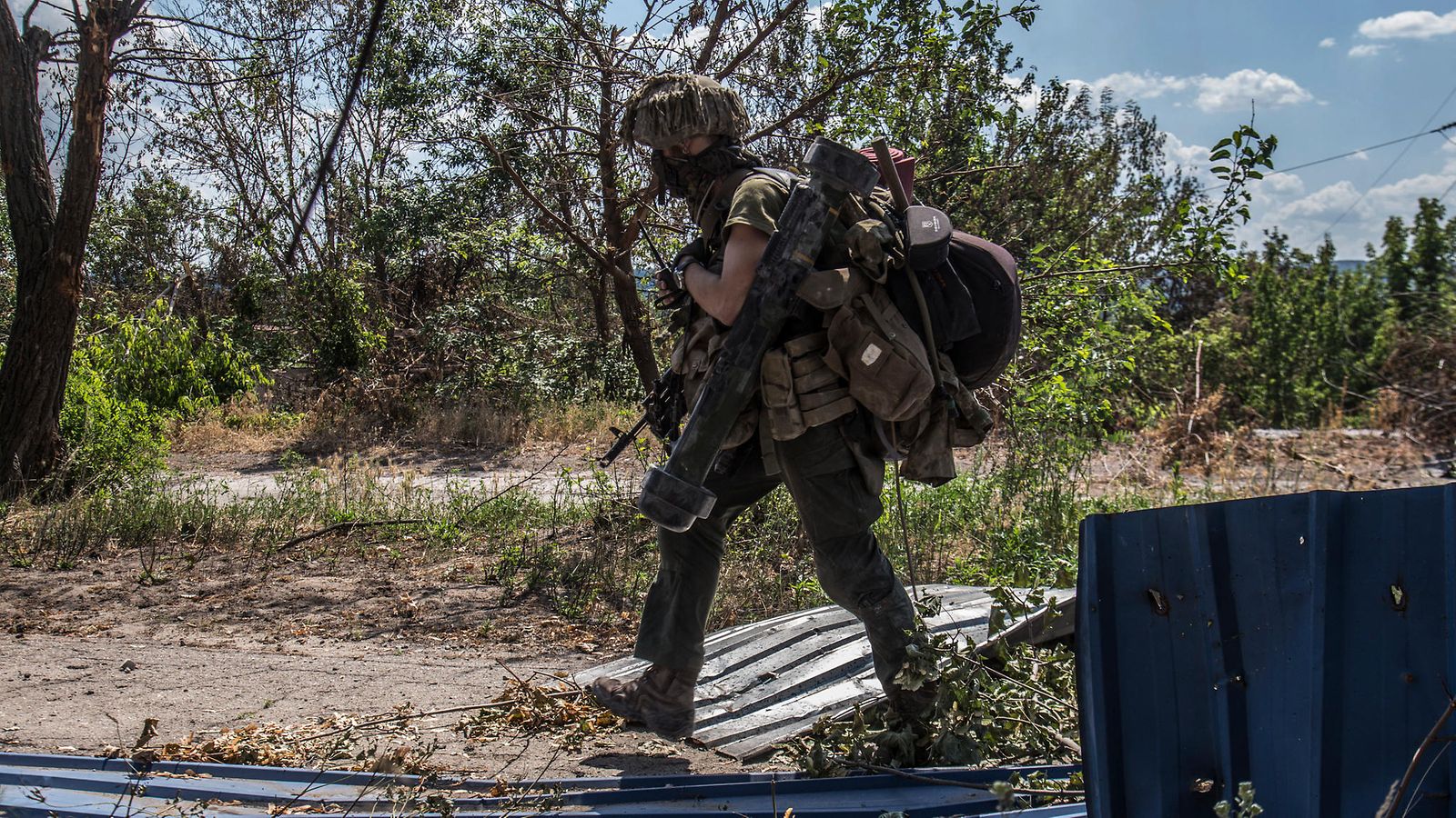 Ukrainalaissotilas Severodonetskissa kesäkuussa 2022.