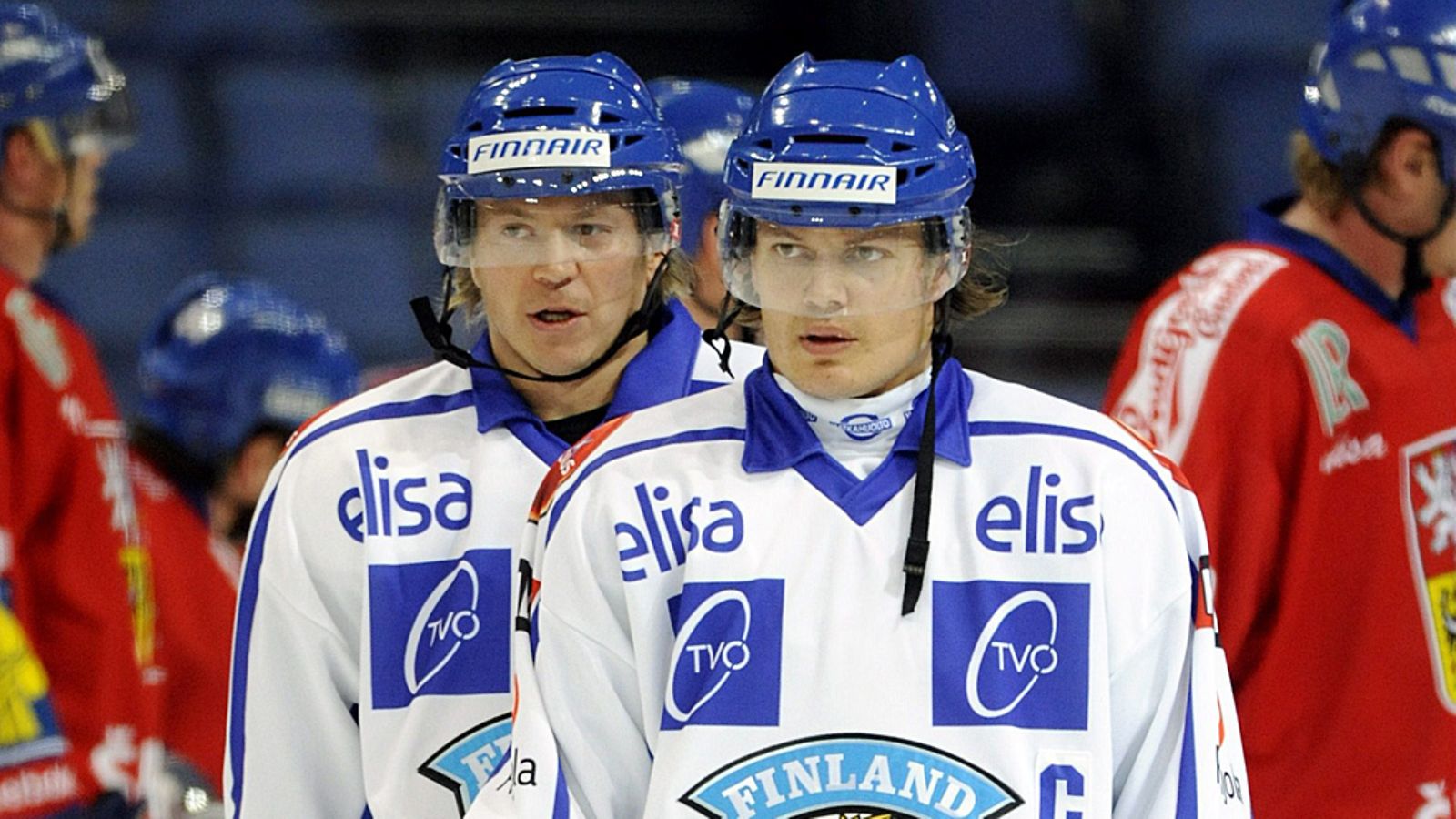Petteri Nummelin (vas.) ja Sami Kapanen EHT:lla syksyllä 2008.