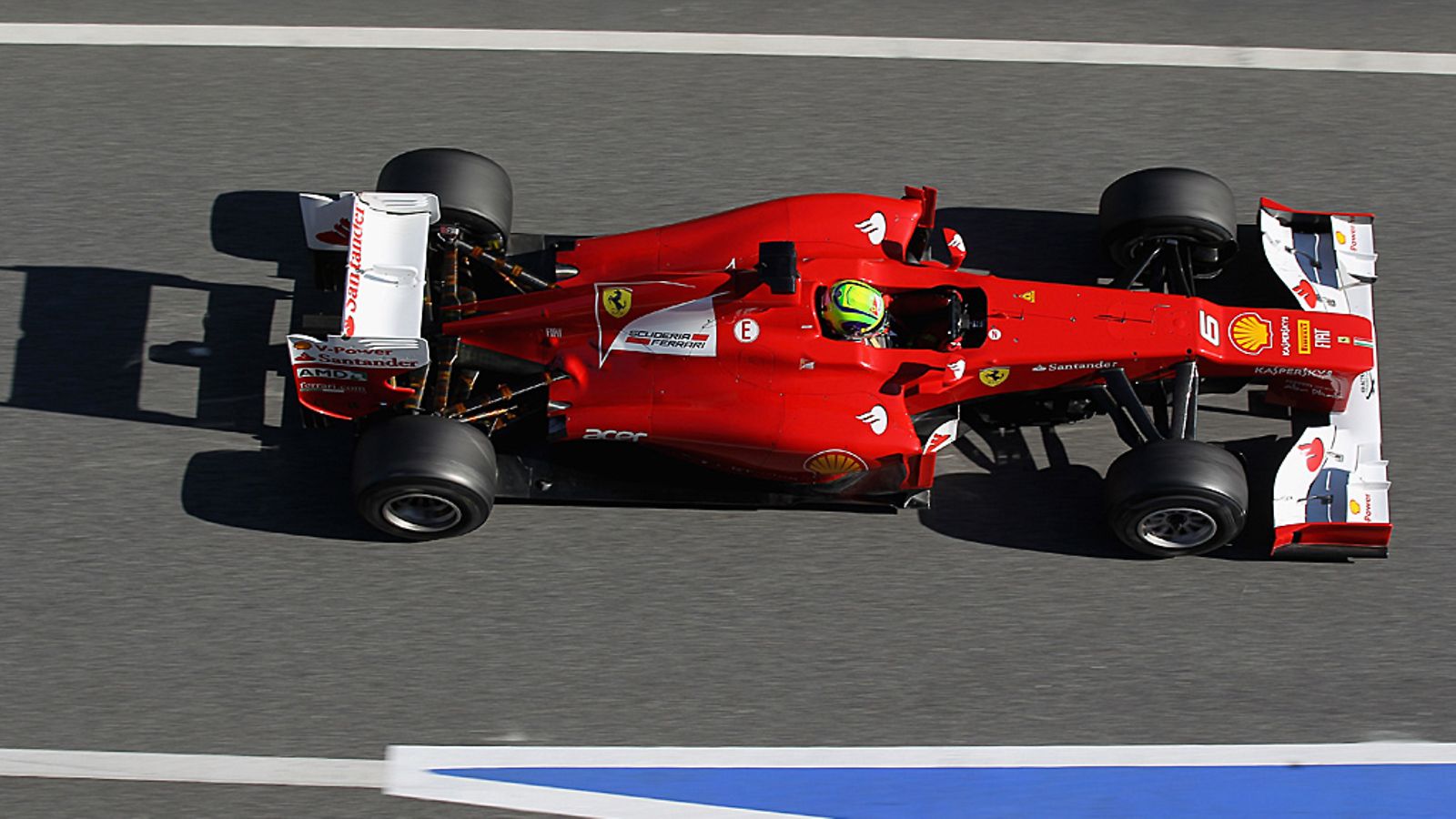 Felipe Massa Ferrarin ratissa.