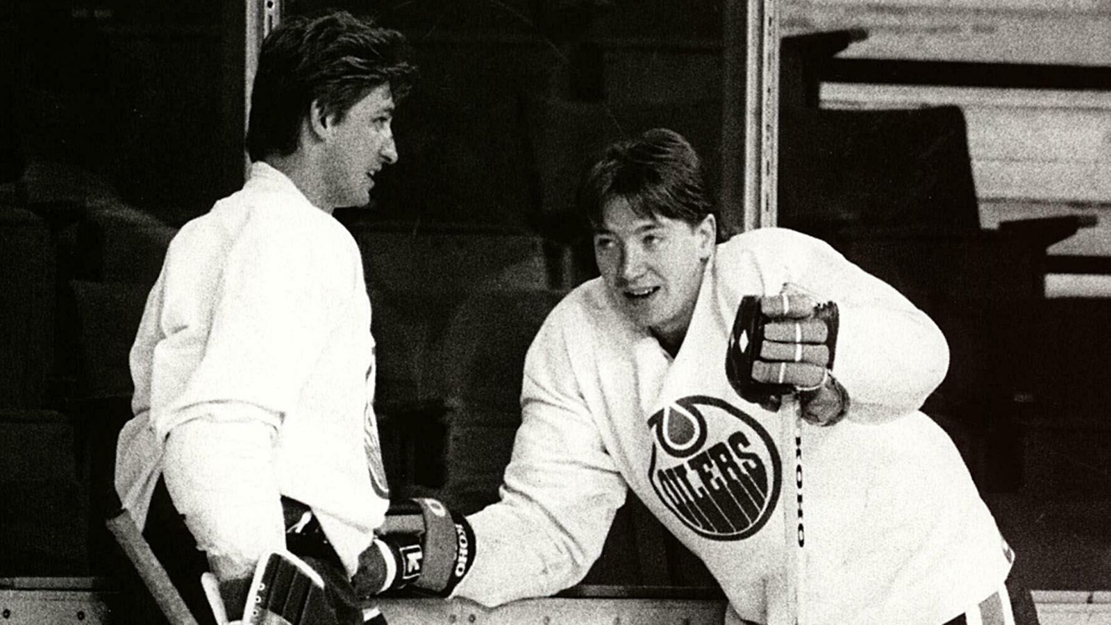 Vanha tutkapari Jari Kurri ja Wayne Gretzky vuonna 1986.