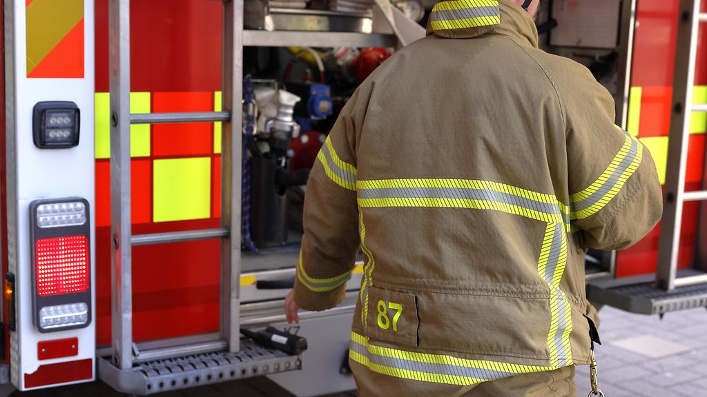 Latauksessa ollut puhelin syttyi palamaan sängyllä – ripeä toiminta pelasti