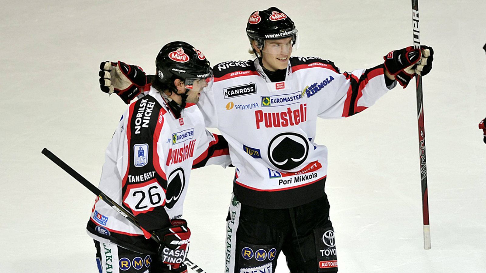 Joel Armia (oik.) alusti Ryan Caldwellin 2-1-osuman