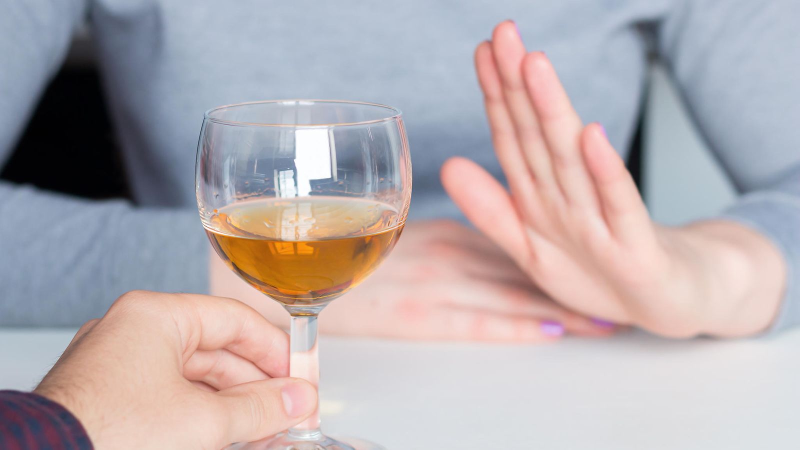 alkoholista kieltäytyminen