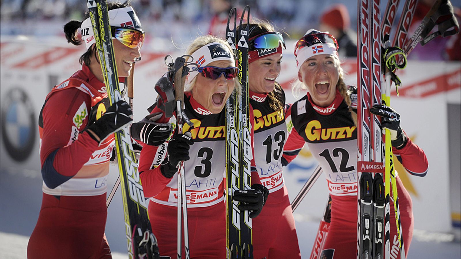 Vasemmalta oikealle: Marit Björgen, Therese Johaug, Heidi Weng ja Kristin Steira.