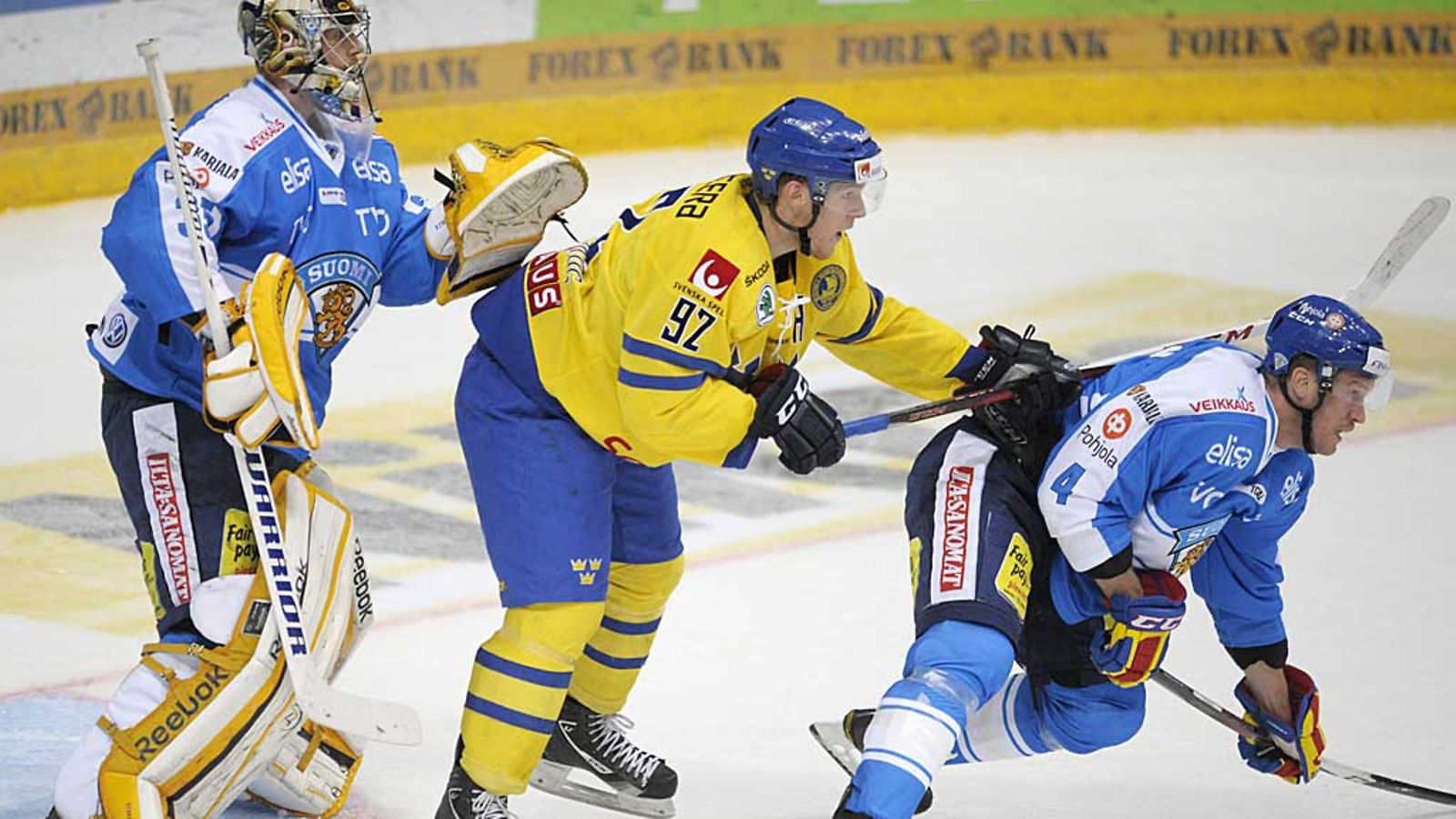 Pekka Rinne torjui maskista huolimatta lähes kaiken.