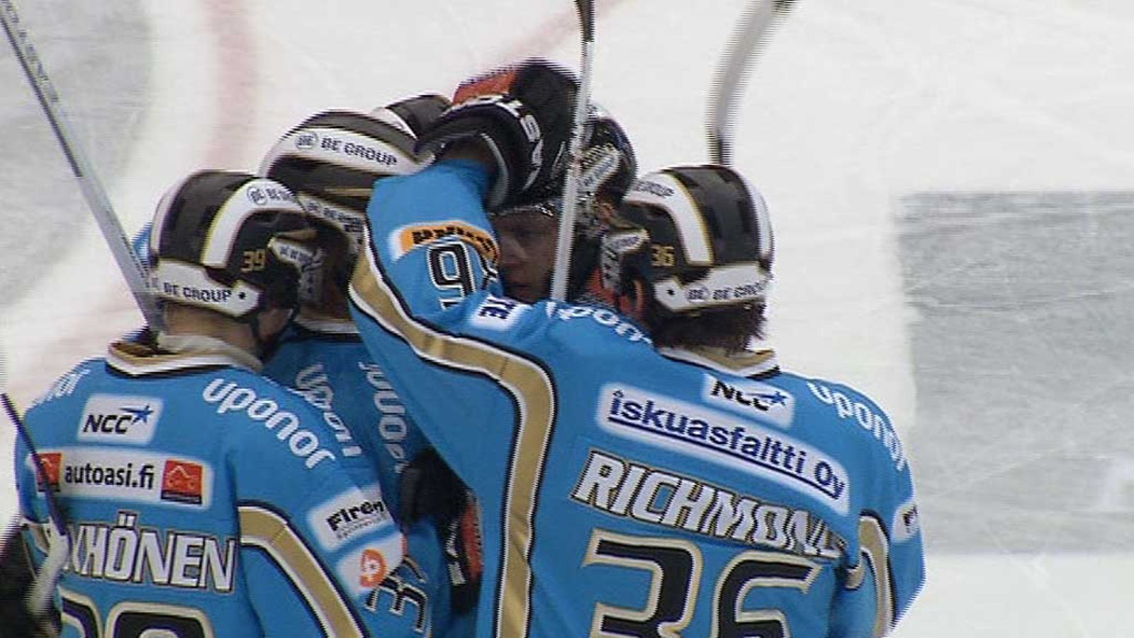 Pelicans juhlii Joonas Hurrin maalia.