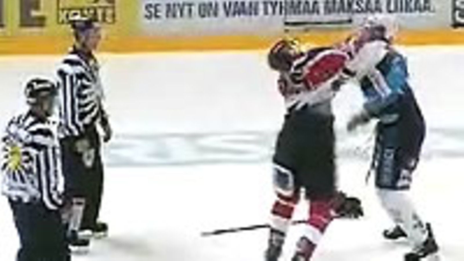 Pasi Nielikäinen ja Sami Helenius tappelee