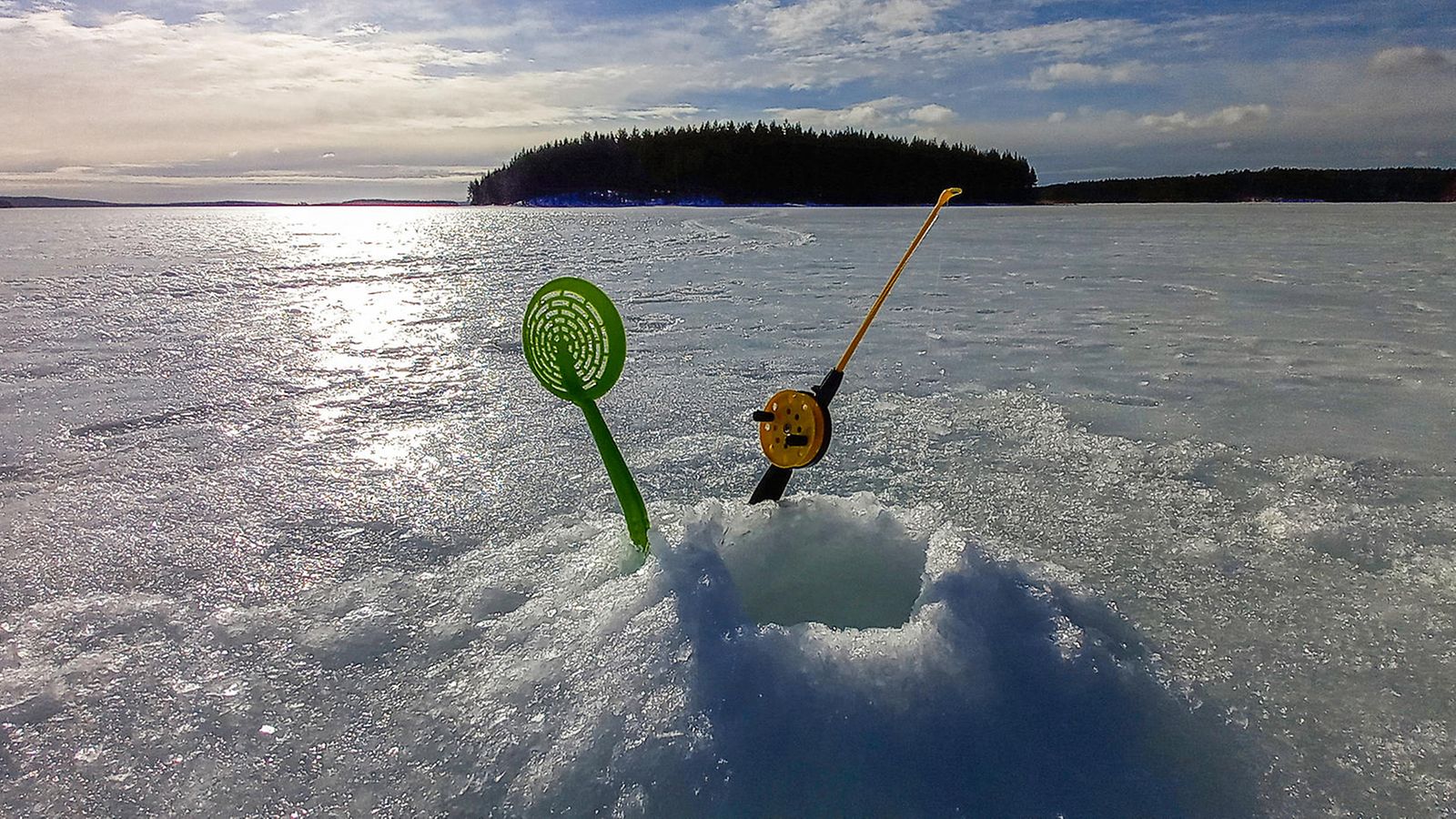 Pilkkionki jäällä.