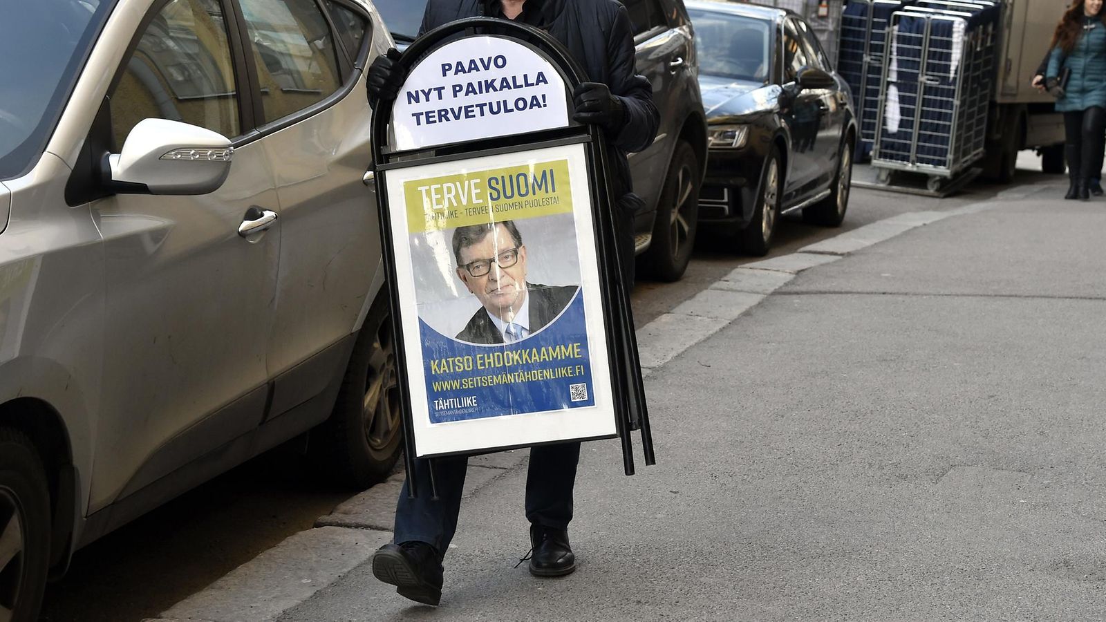 Paavo Väyrynen vaalimainos huhtikuussa 2019.