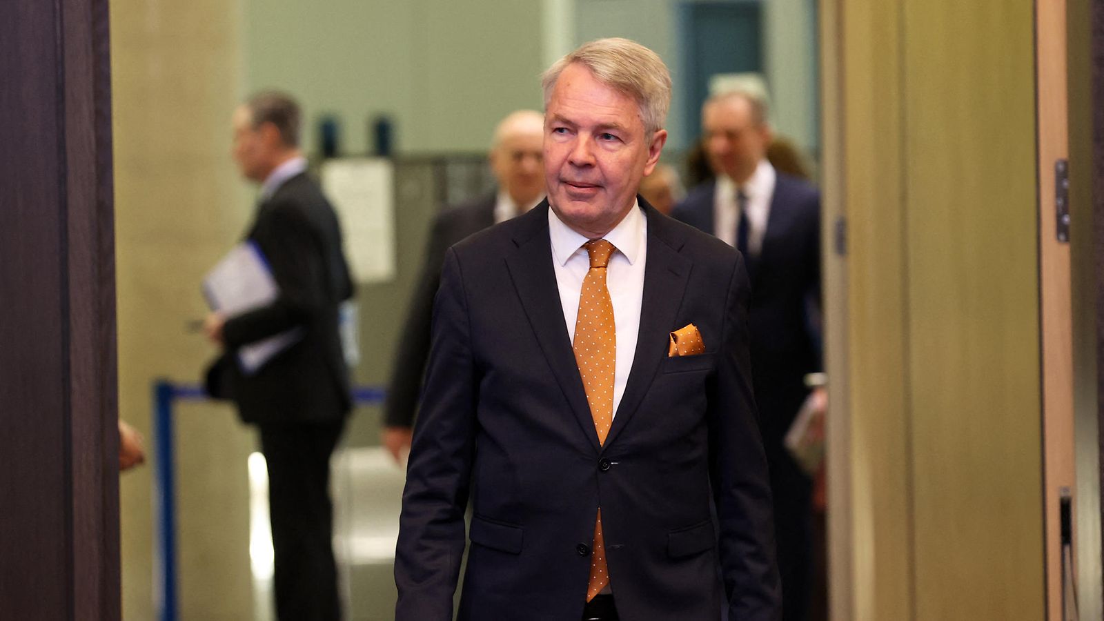 Suomen ulkoministeri Pekka Haavisto (vihr.) huhtikuussa 2023 Belggiassa Naton päämajassa.