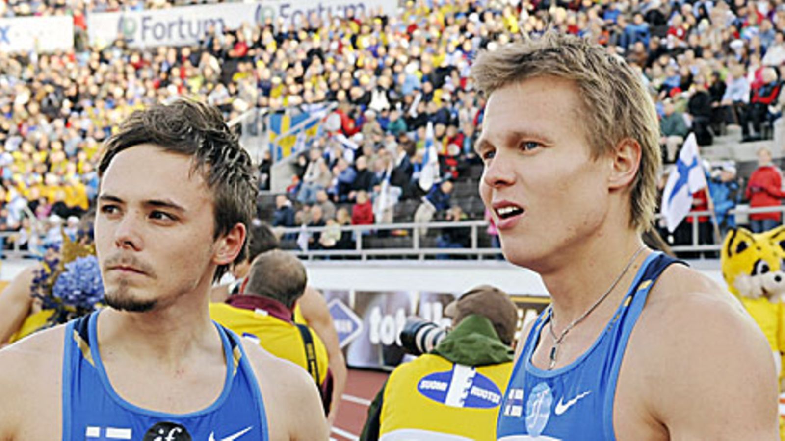 Jonathan Åstrand ja Visa Hongisto Ruotsi-ottelussa. Kuva: Matti Björkman/LEHTIKUVA.
