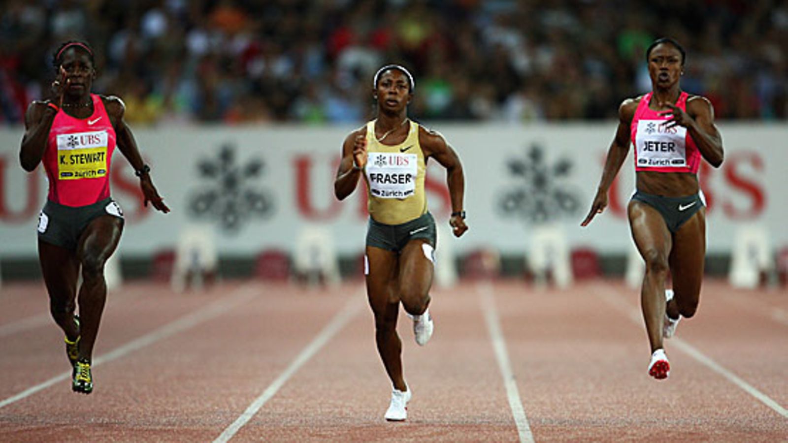 Kerron Stewart, Shelly-Ann Fraser, Carmelita Jeter, kuva:Getty/Jamie McDonald