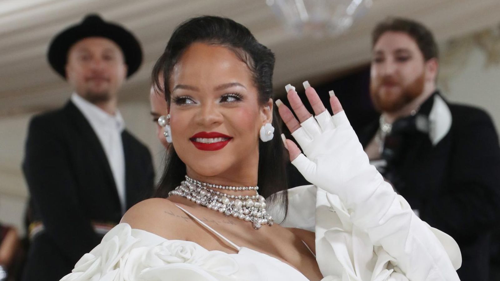 AOP rihanna 2023 met gala