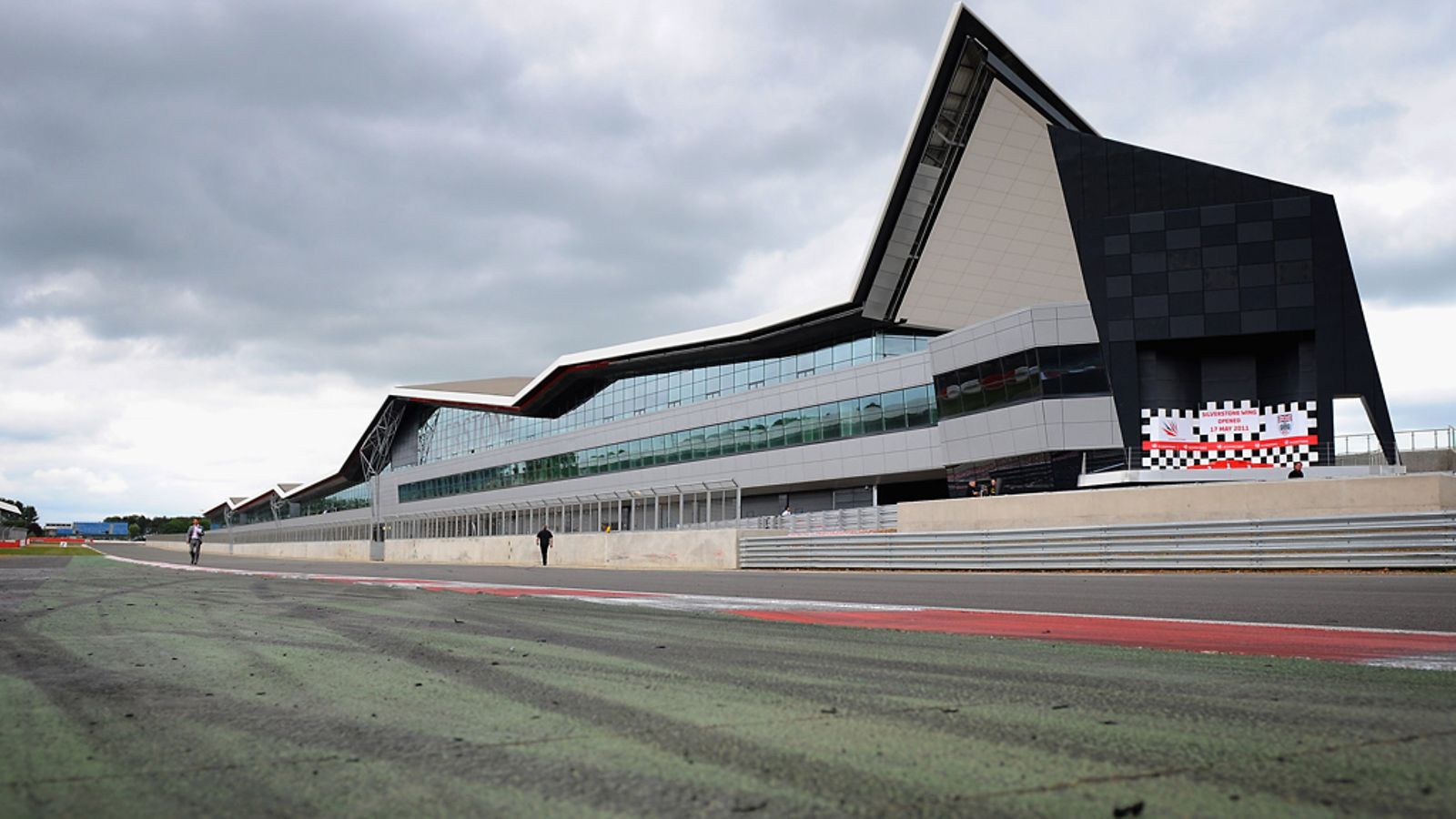Silverstonen uusi varikkorakennus