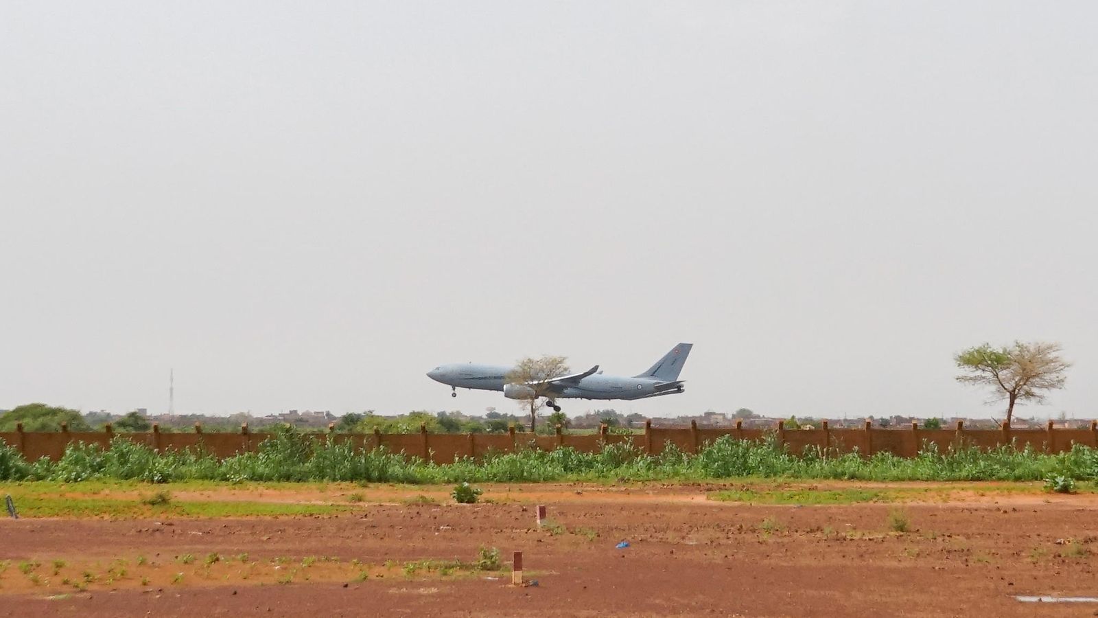 Ranskan evakuointikone laskeutuu Nigeriin Niger