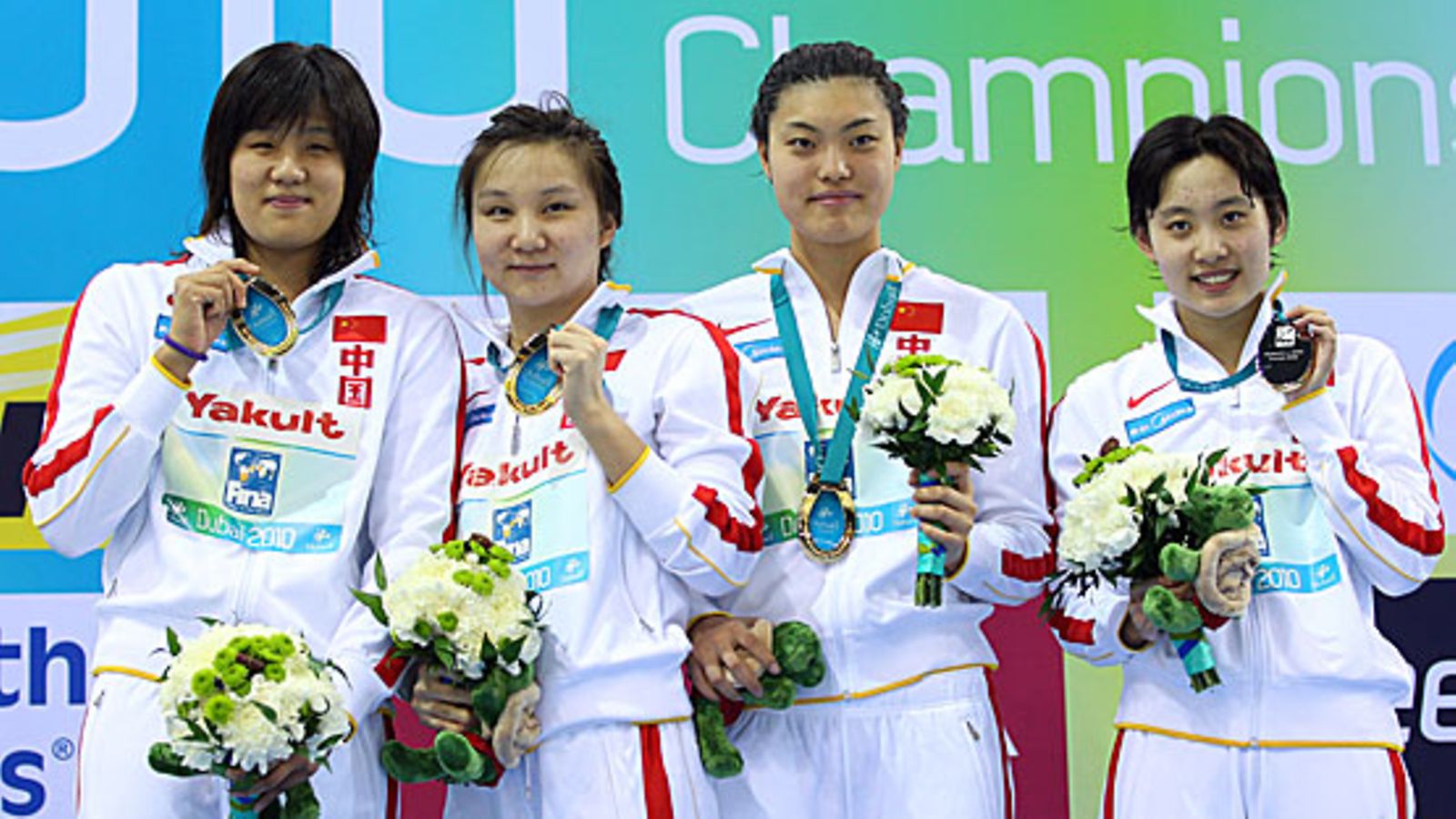 Kiinan naisten uinnin viestijoukkue  Qian Chen, Yi Tang, Jing Liu ja Qianwei Zhu