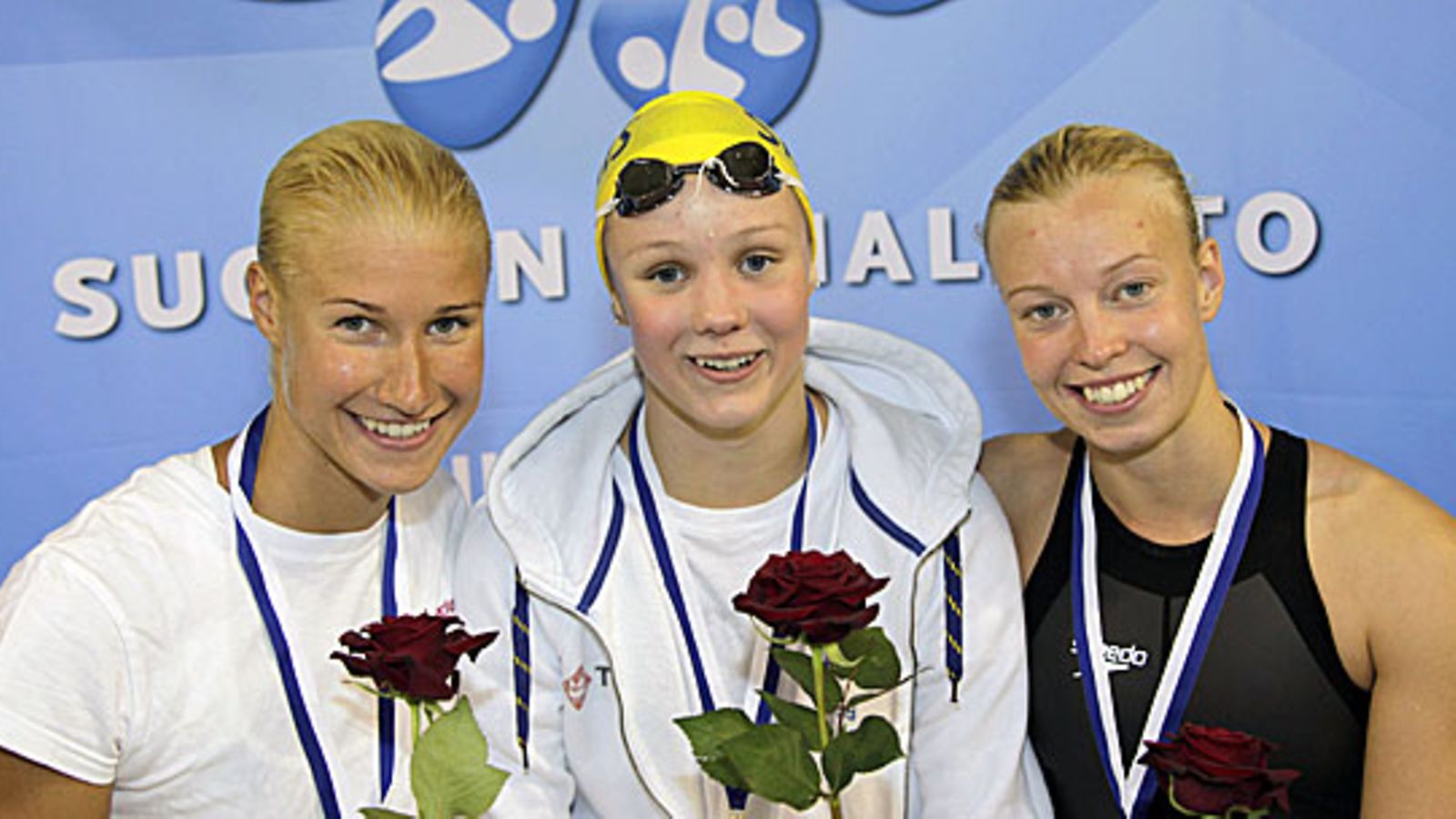 Marlene Niemi (kesk.), toiseksi sijoittunut Hanna-Maria Seppälä (vas.) ja pronssille yltänyt Linda Laihorinne. Kuva: Tea Karvinen/LEHTIKUVA.