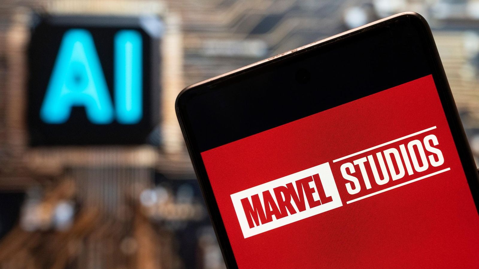 AOP Disneyn omistaman amerikkalaisen Marvel Studiosin logo älypuhelimessa.